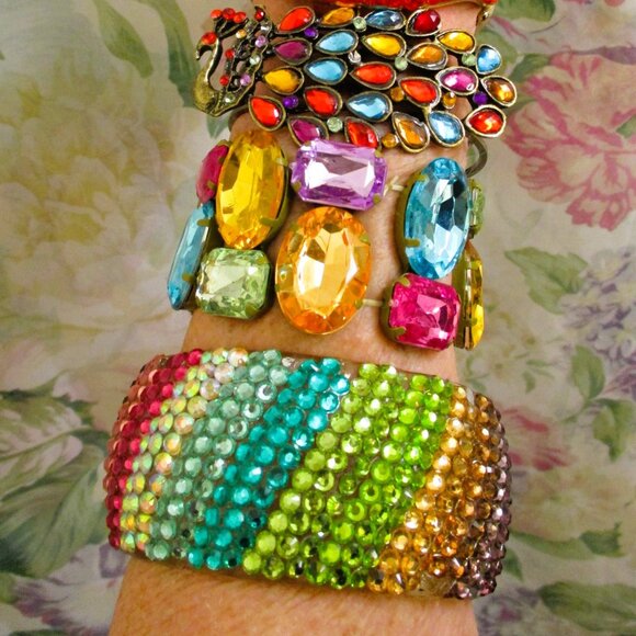 VINTAGE Rhinestone Cuff Bracelet Lot: Lucite, Peacock, Lips - STATEMENT Jewelry - Picture 3 of 14